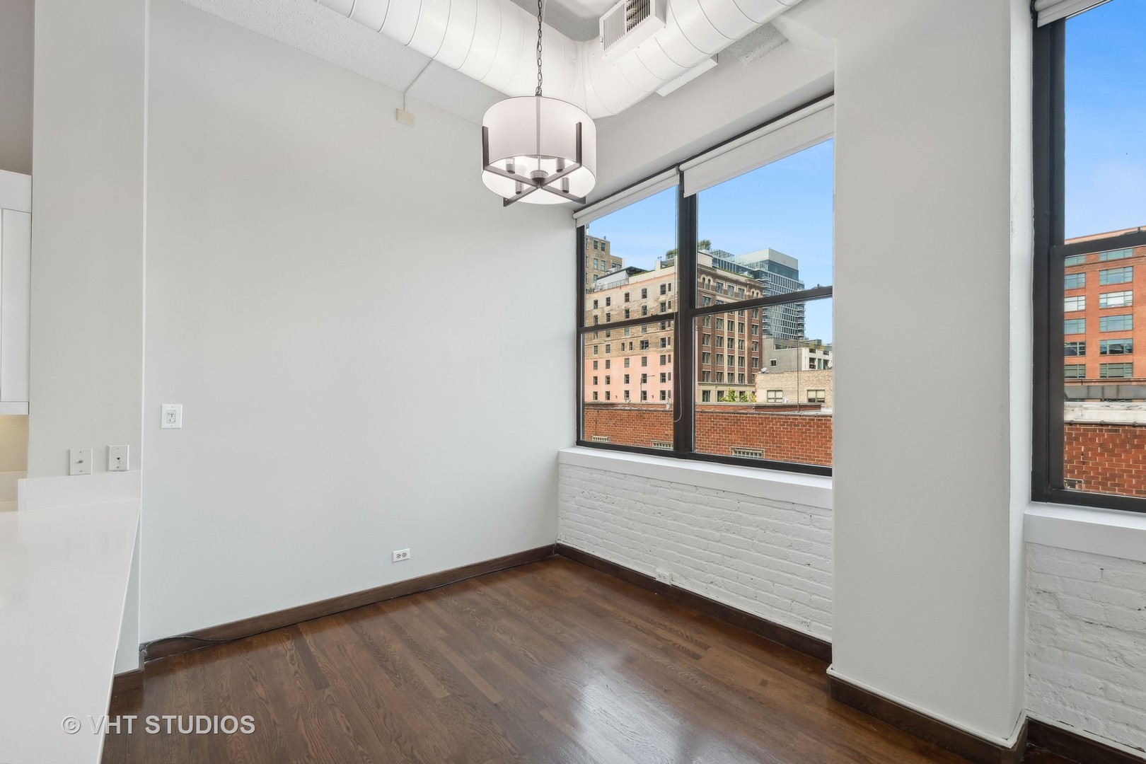 812 W Van Buren Street Unit: 2J