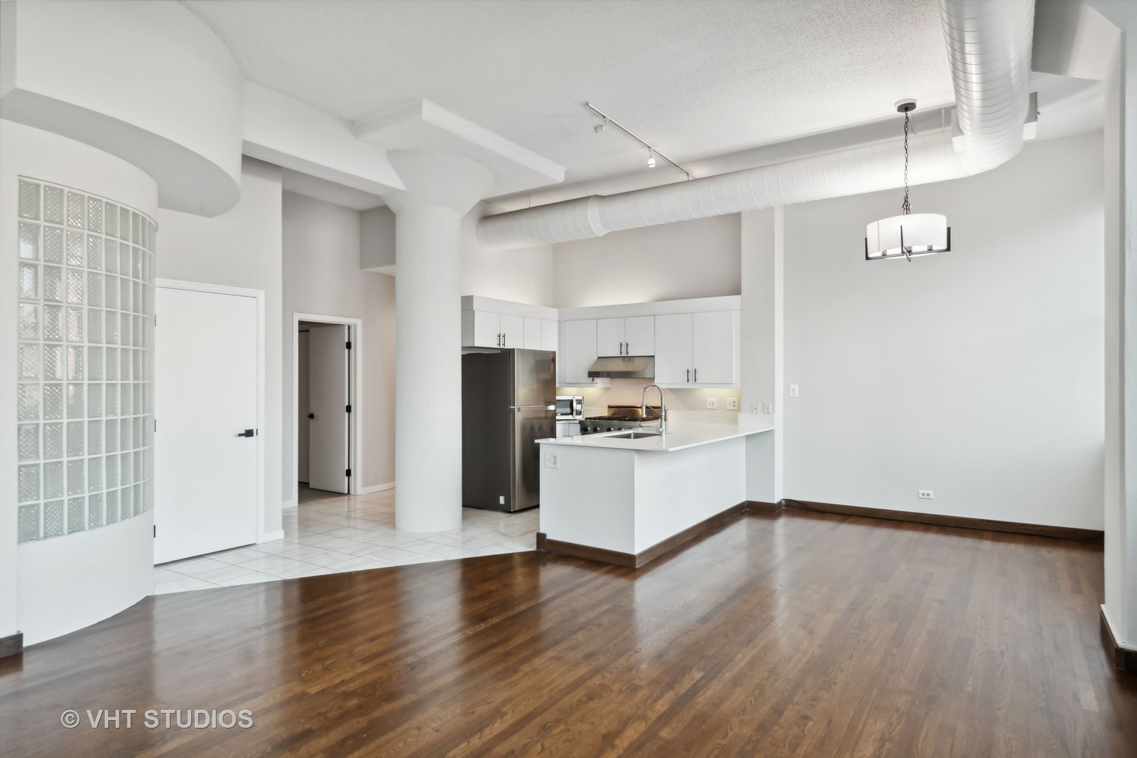 812 W Van Buren Street Unit: 2J
