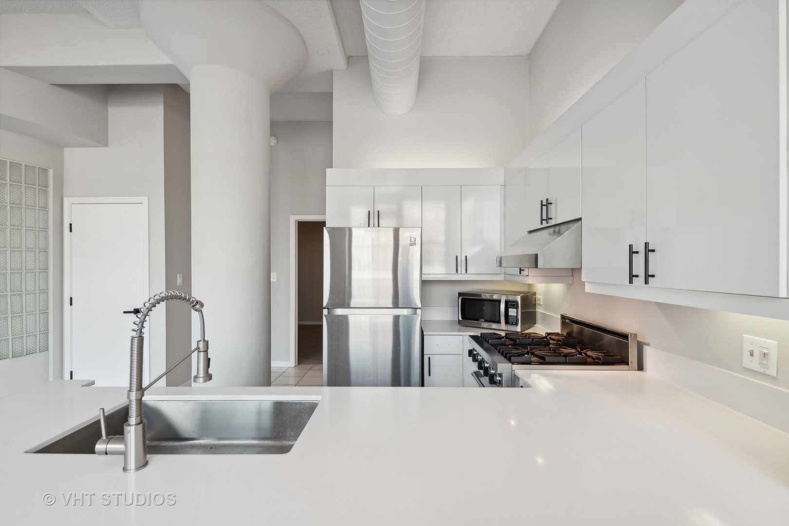 812 W Van Buren Street Unit: 2J