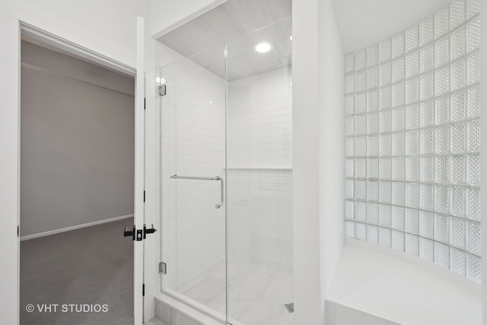 812 W Van Buren Street Unit: 2J