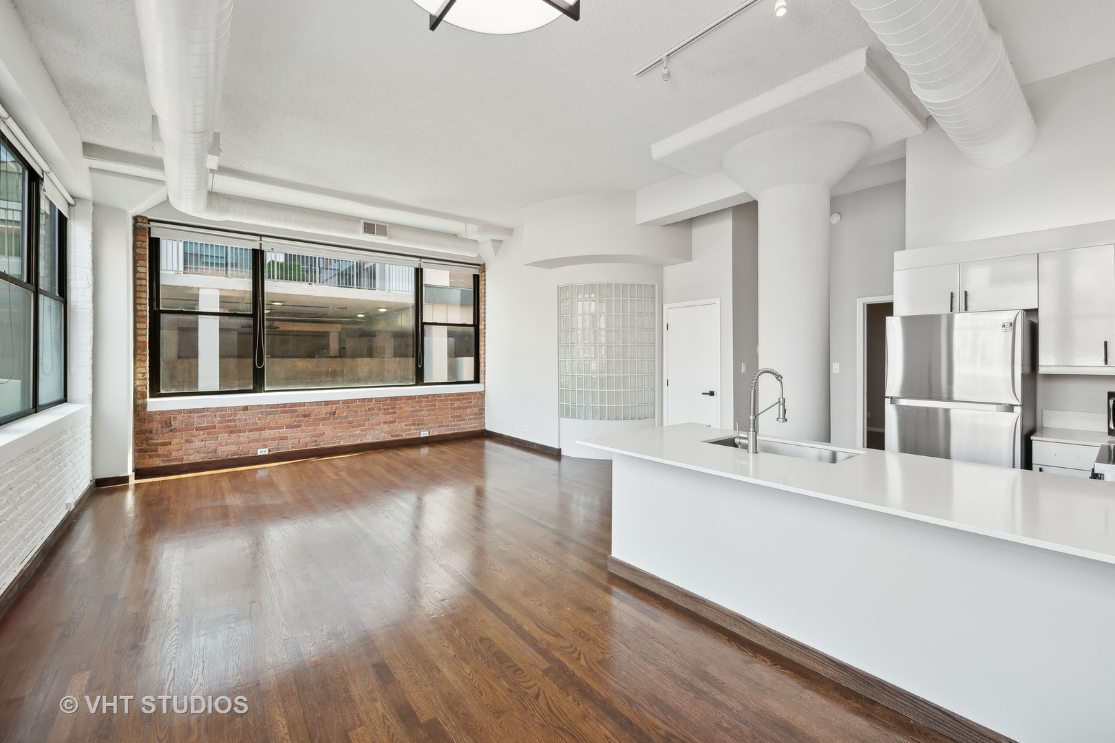 812 W Van Buren Street Unit: 2J