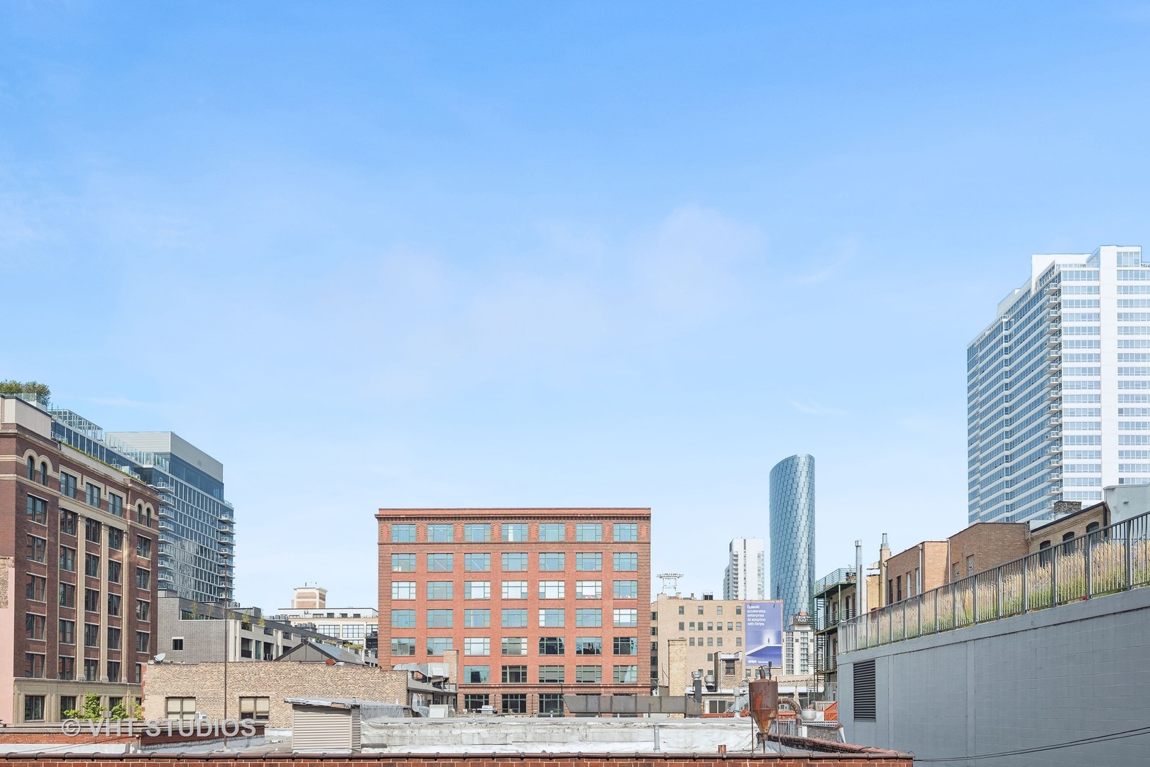 812 W Van Buren Street Unit: 2J