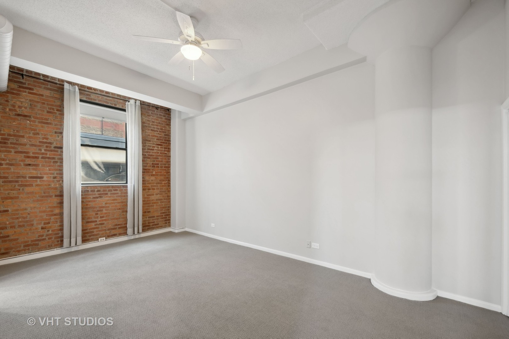 812 W Van Buren Street Unit: 2J