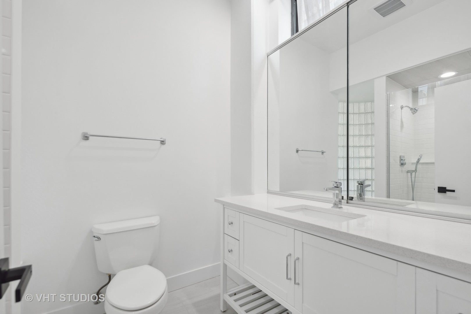 812 W Van Buren Street Unit: 2J