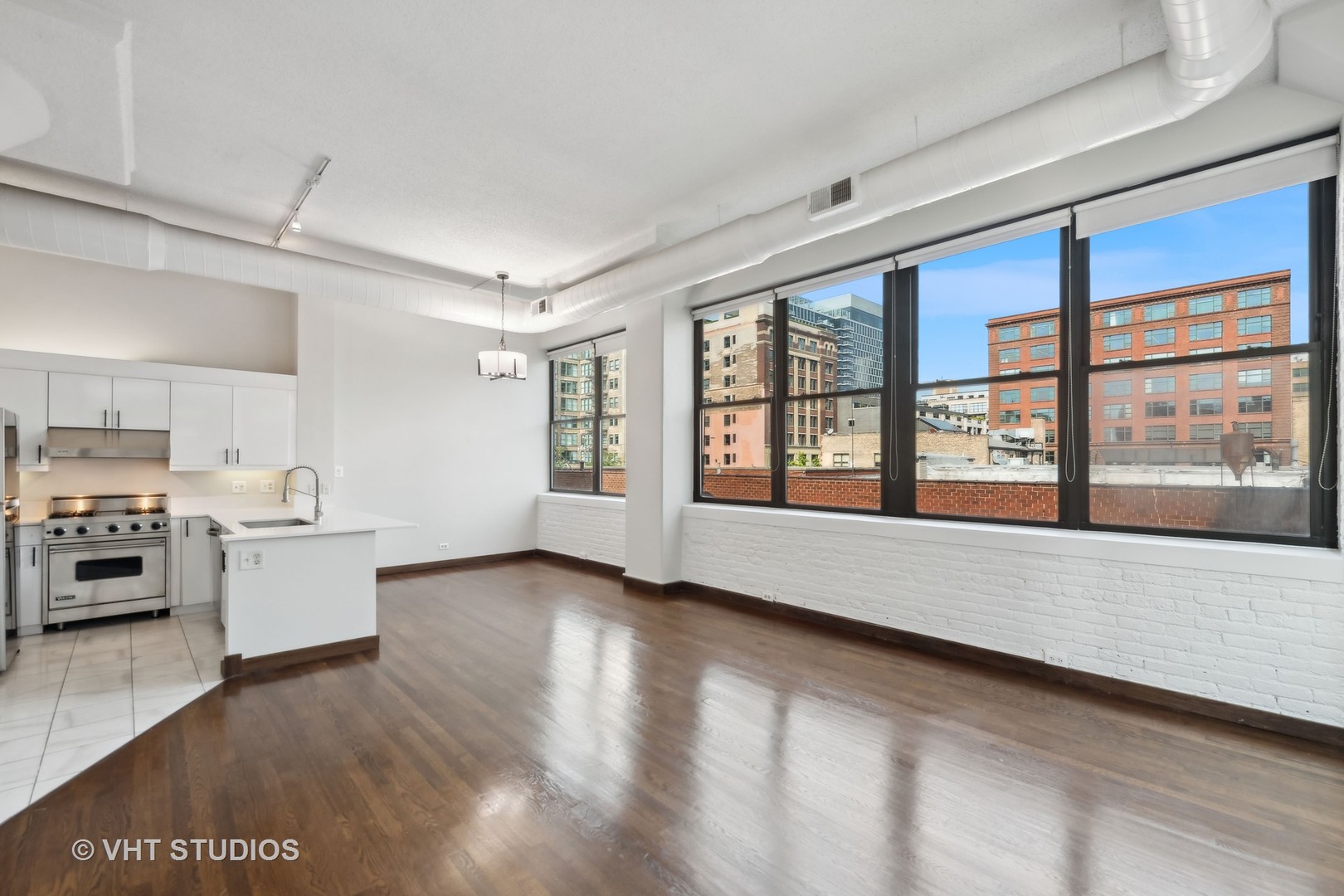 812 W Van Buren Street Unit: 2J