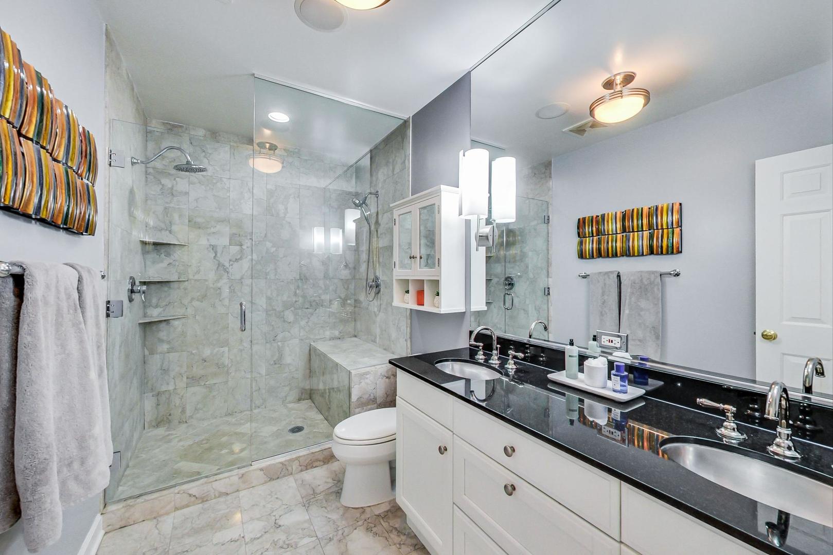1410 N Cleveland Avenue Unit: 2N