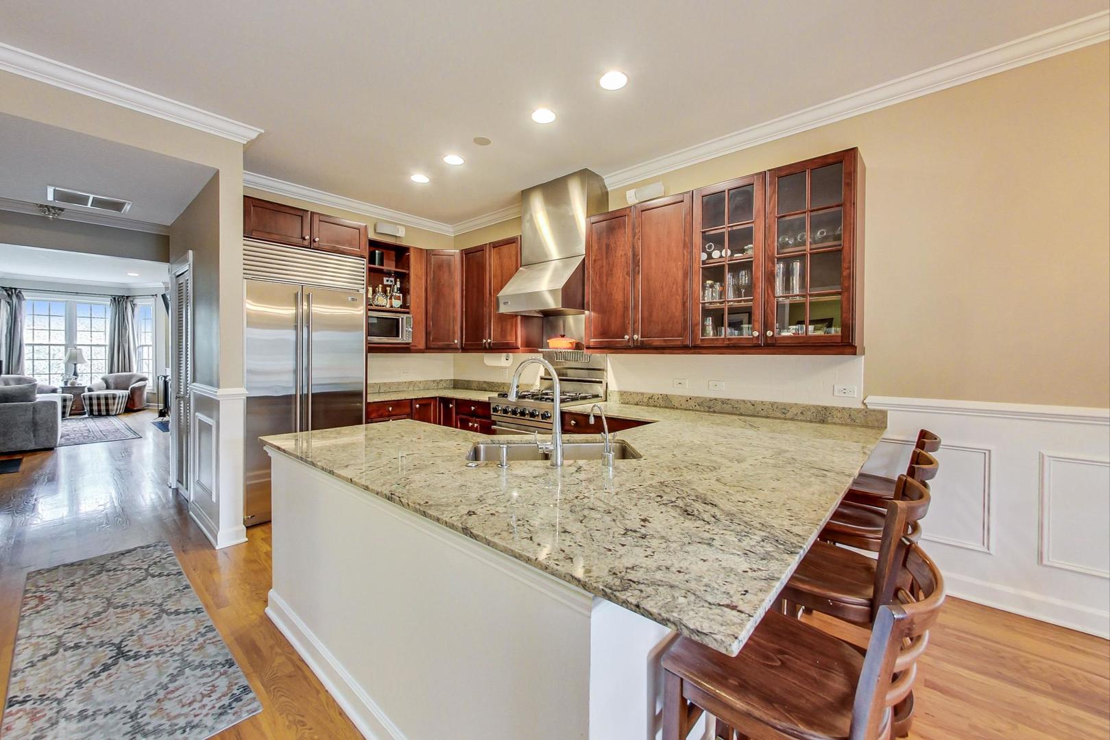 1410 N Cleveland Avenue Unit: 2N