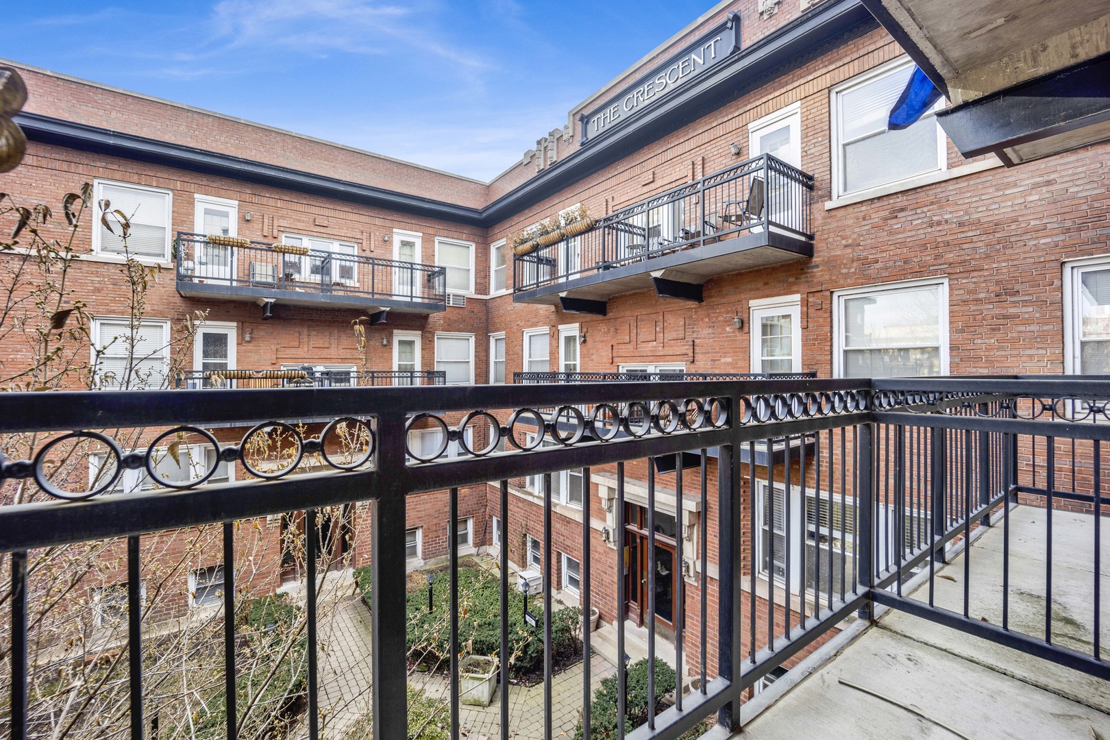 847 W Belle Plaine Avenue Unit: 2N