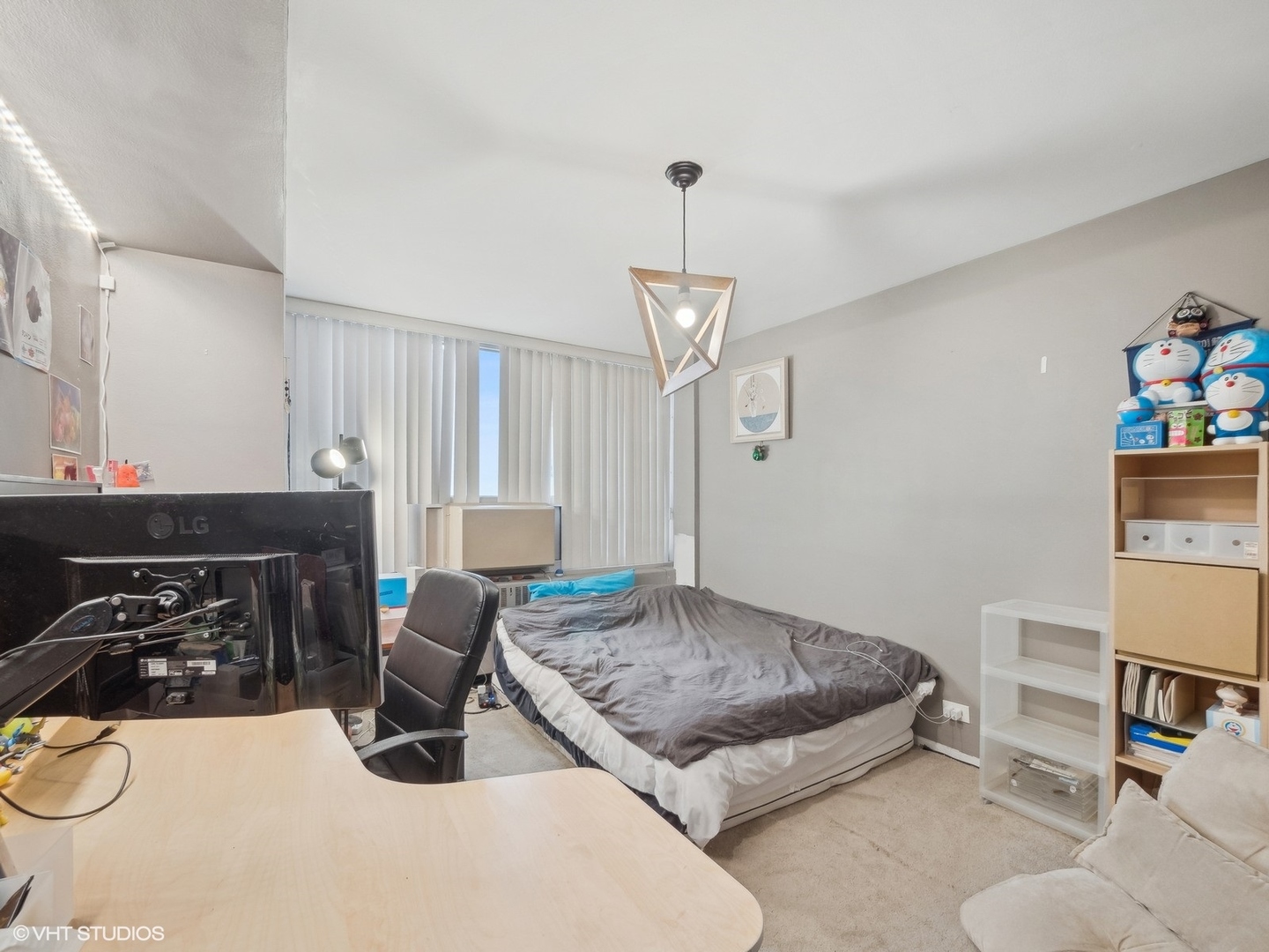 3950 N LAKE SHORE Drive Unit: 1015