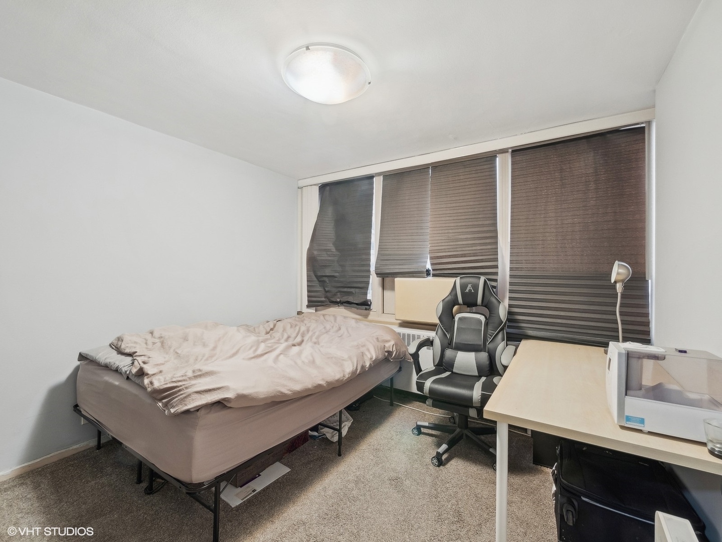 3950 N LAKE SHORE Drive Unit: 1015