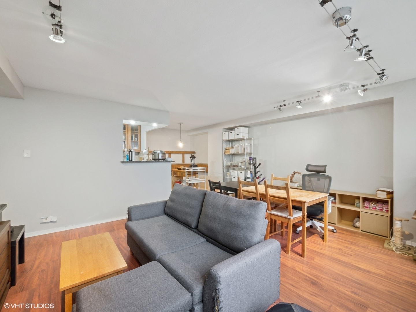 3950 N LAKE SHORE Drive Unit: 1015