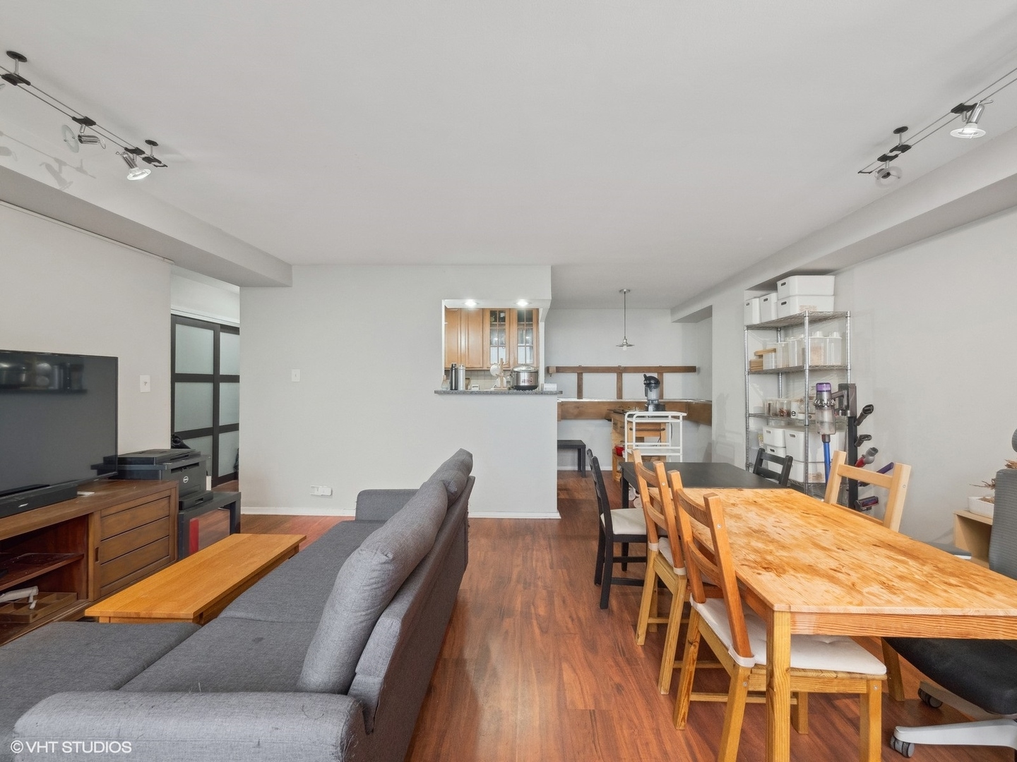3950 N LAKE SHORE Drive Unit: 1015