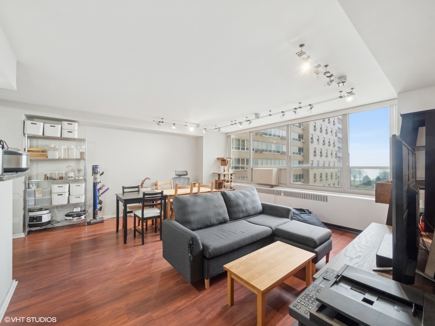 3950 N LAKE SHORE Drive Unit: 1015