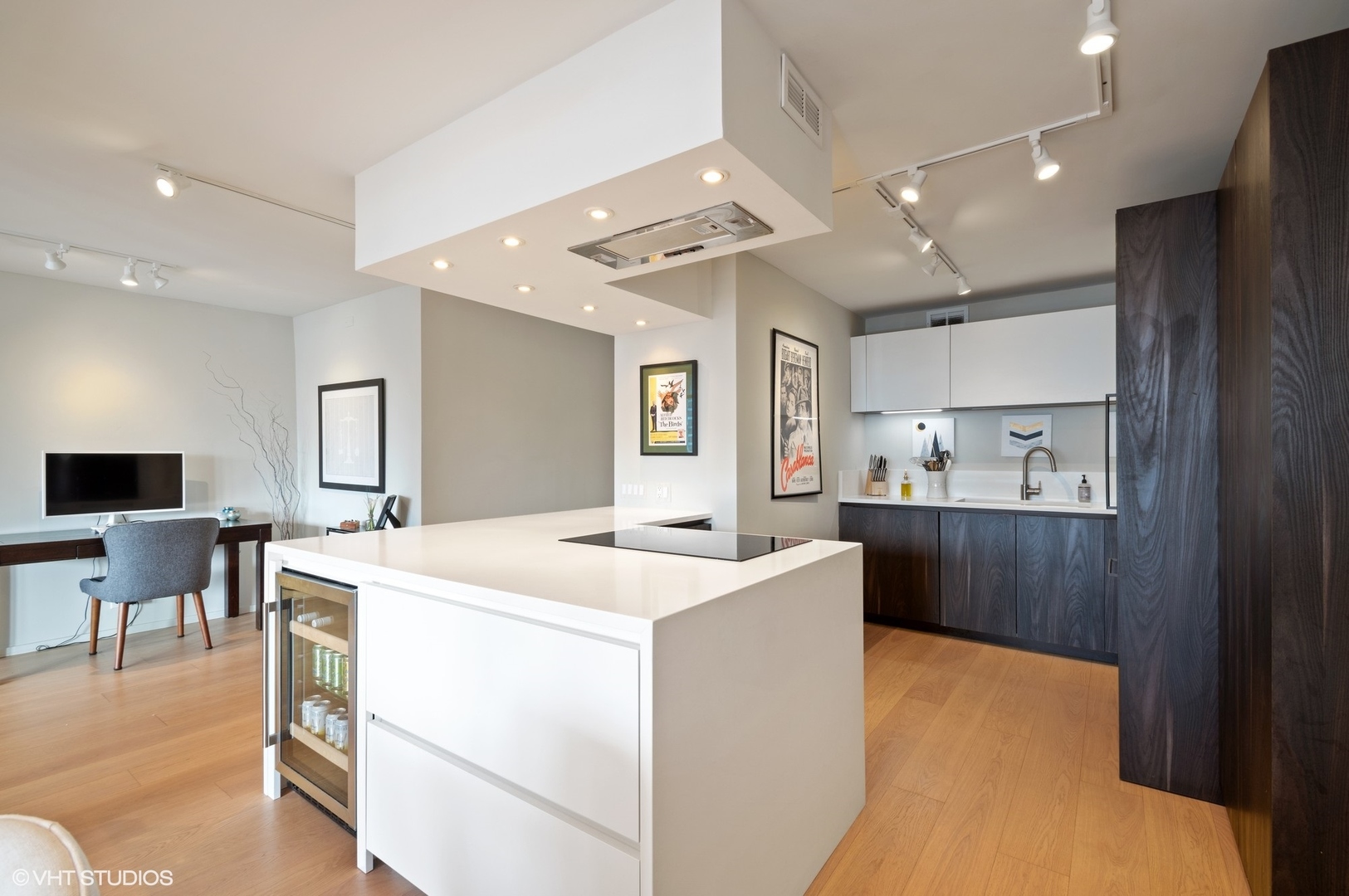 200 E DELAWARE Place Unit: 35E