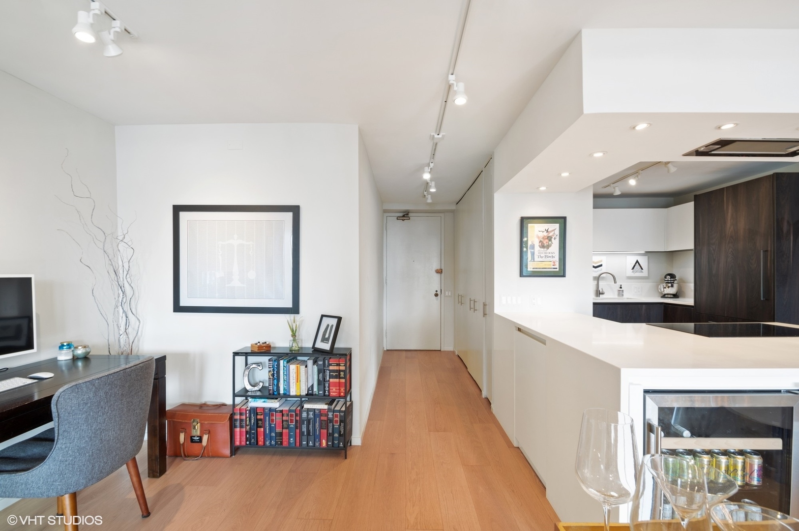 200 E DELAWARE Place Unit: 35E