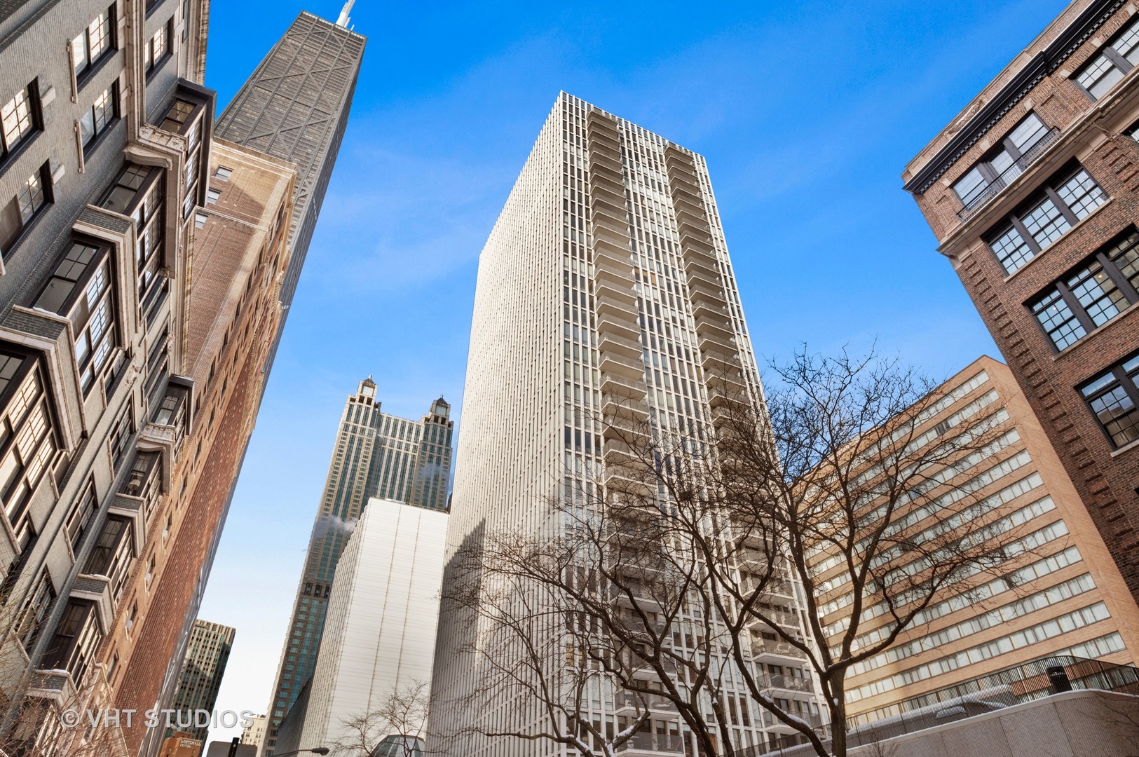 200 E DELAWARE Place Unit: 35E