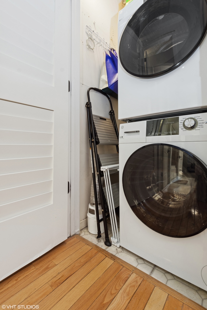360 W Illinois Street Unit: 4G