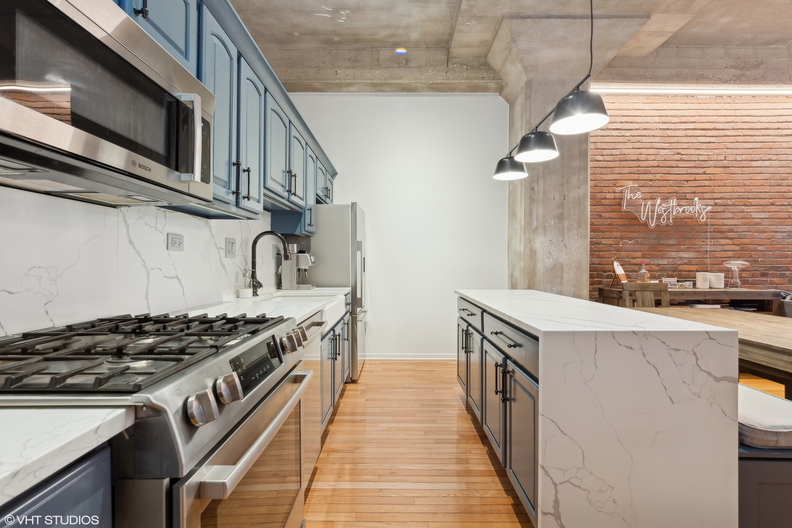 360 W Illinois Street Unit: 4G