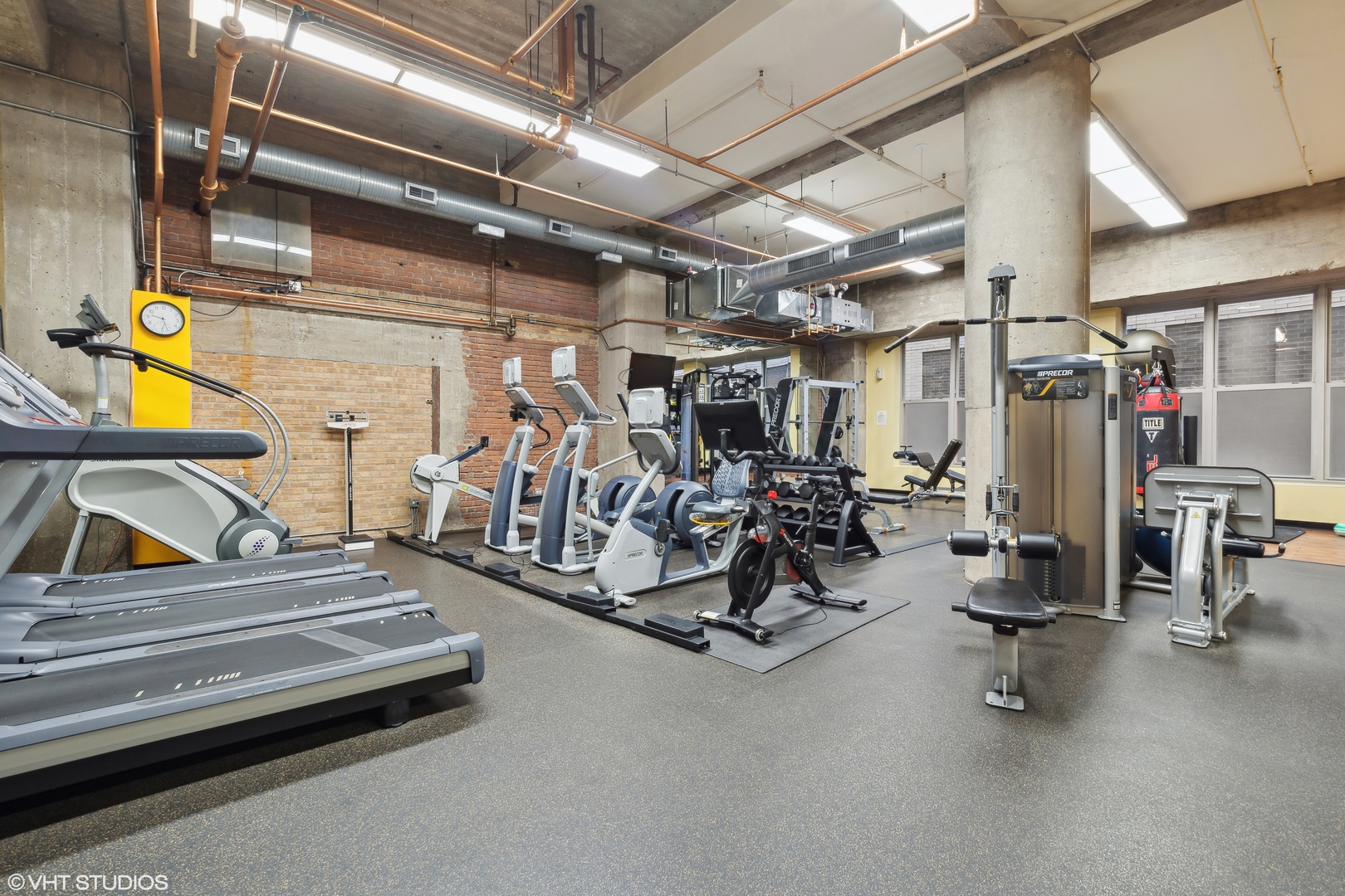 360 W Illinois Street Unit: 4G