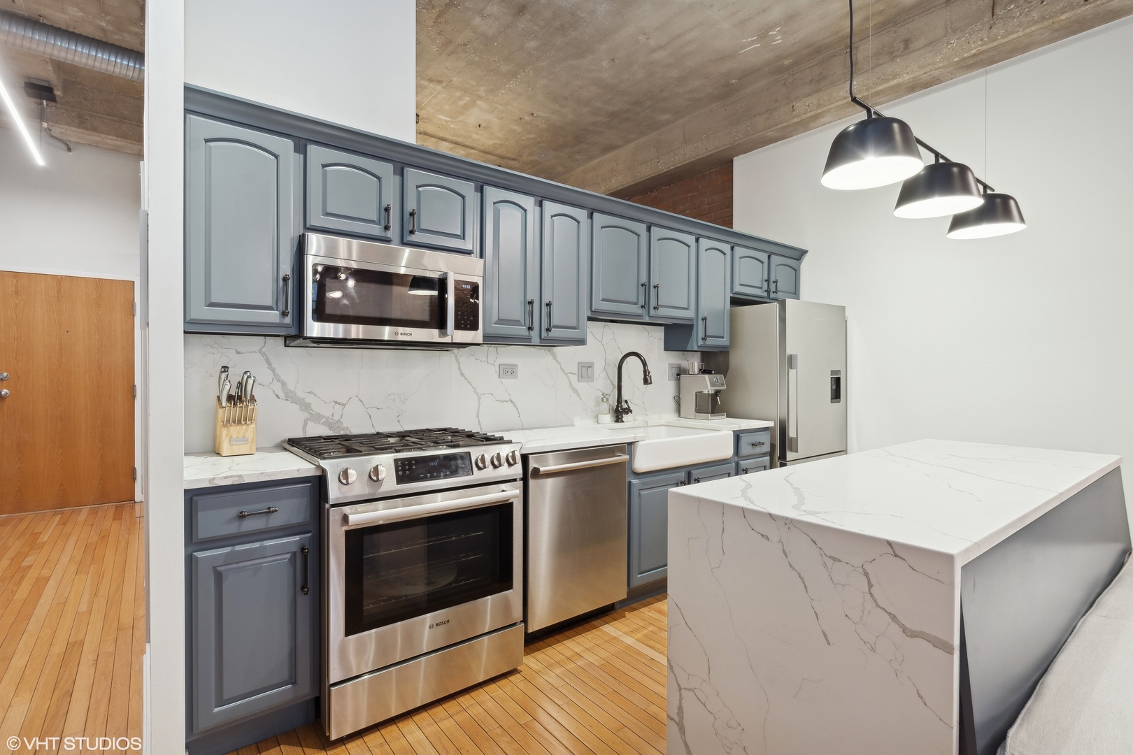 360 W Illinois Street Unit: 4G