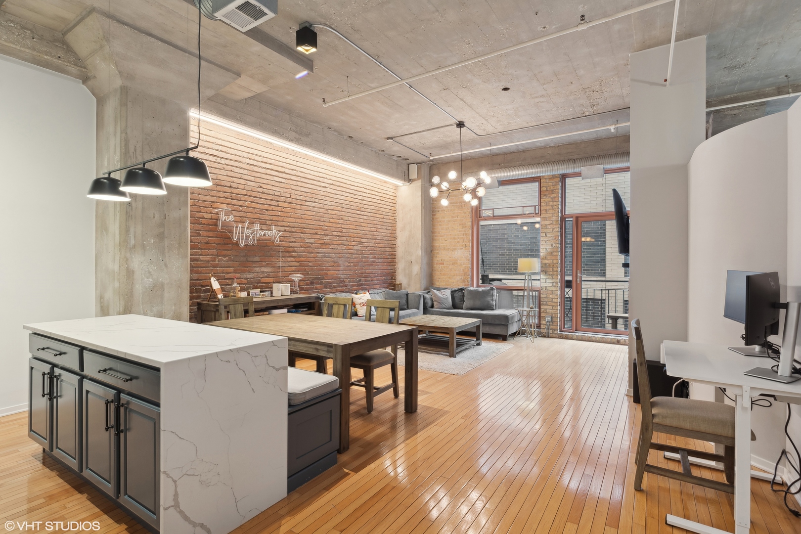 360 W Illinois Street Unit: 4G