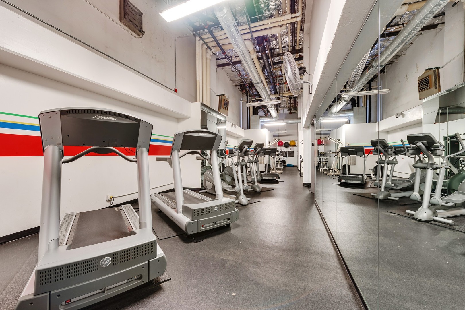 1212 N LASALLE Street Unit: 1002