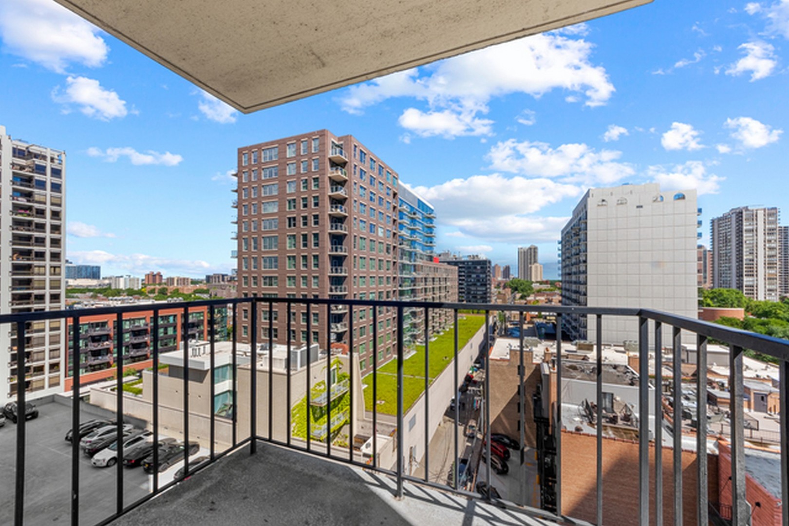 1212 N LASALLE Street Unit: 1002