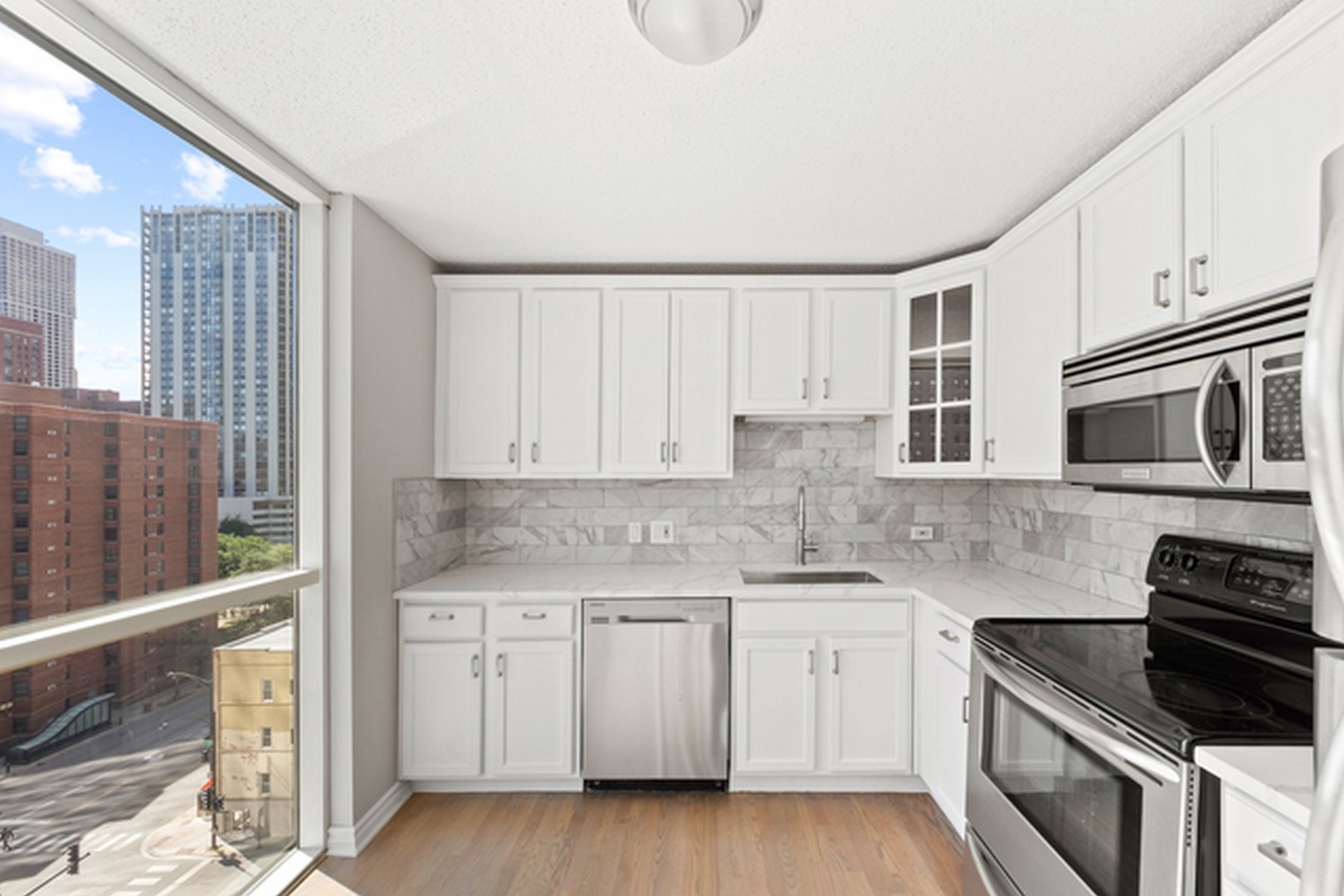 1212 N LASALLE Street Unit: 1002