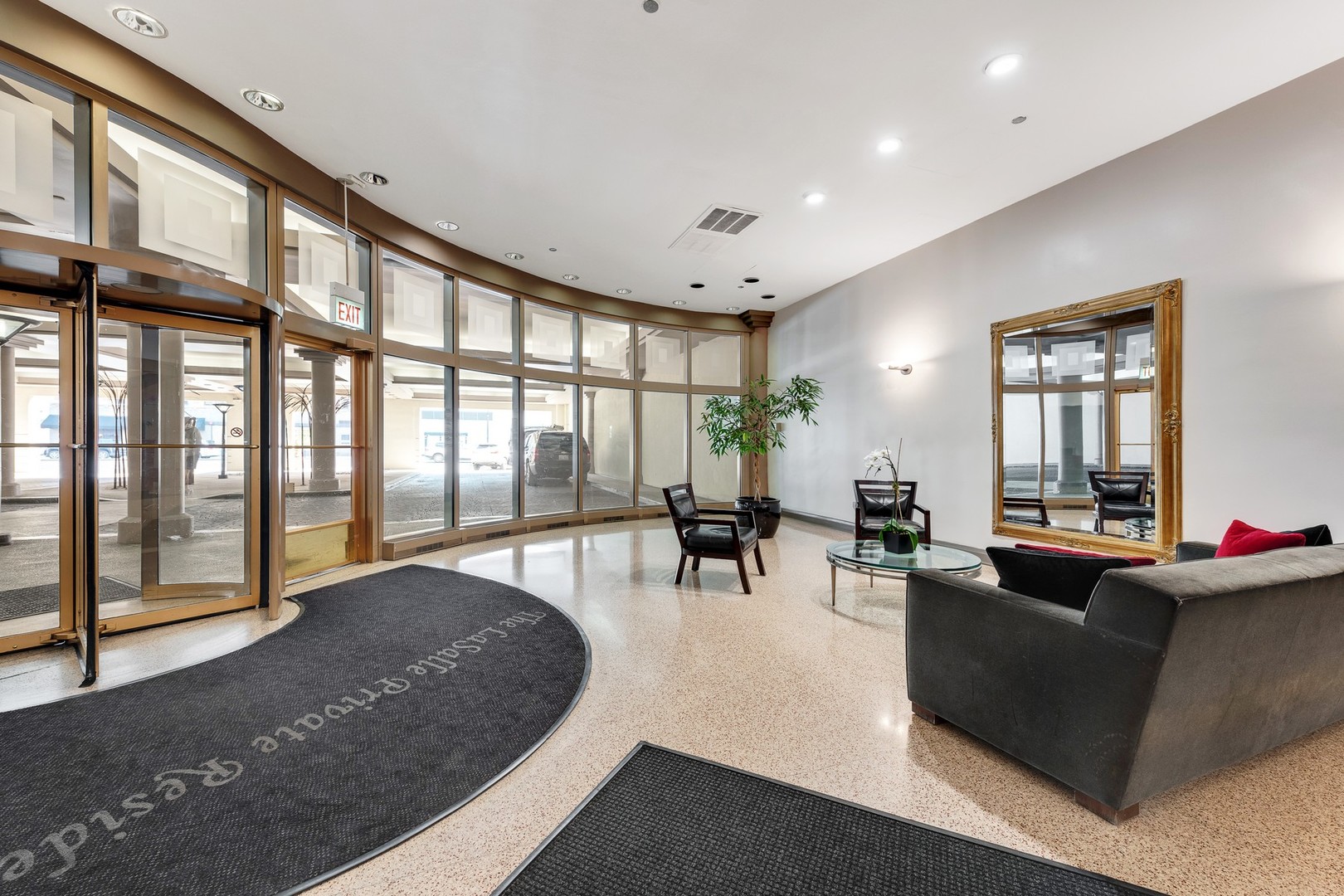 1212 N LASALLE Street Unit: 1002