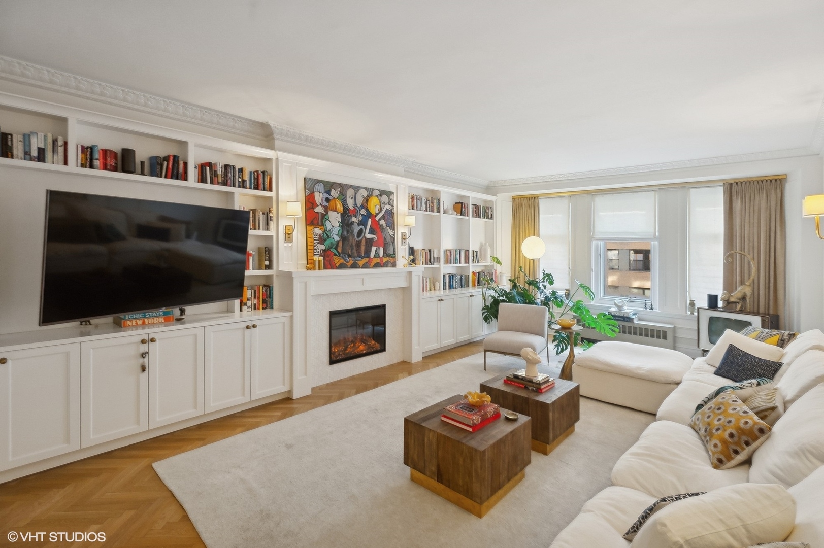 222 E Chestnut Street Unit: 14A