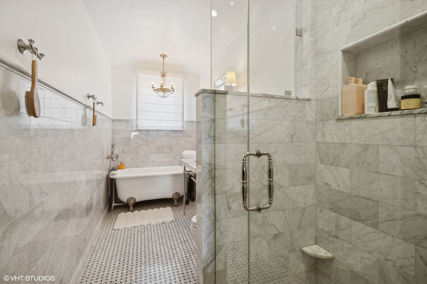 222 E Chestnut Street Unit: 14A