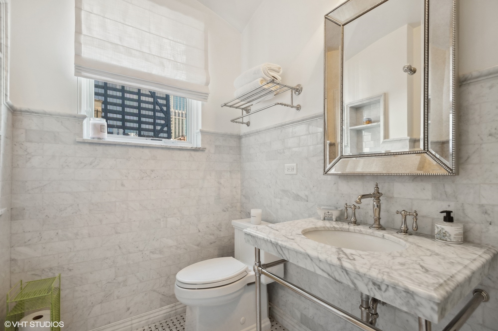 222 E Chestnut Street Unit: 14A