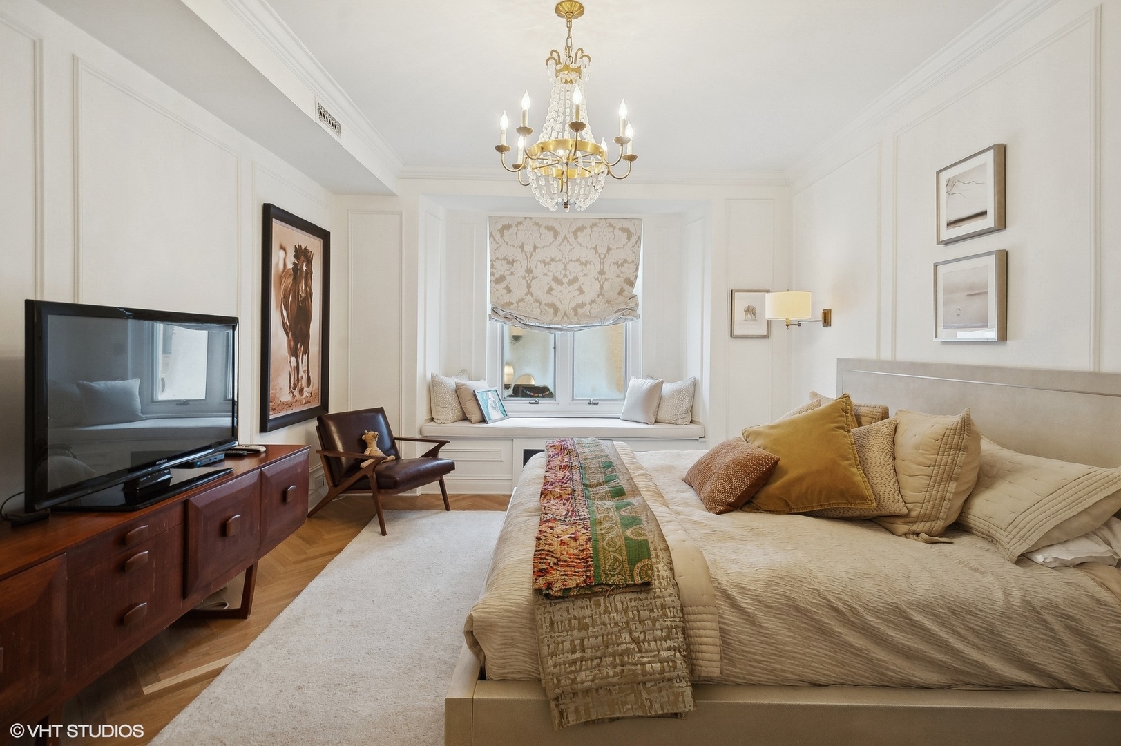 222 E Chestnut Street Unit: 14A