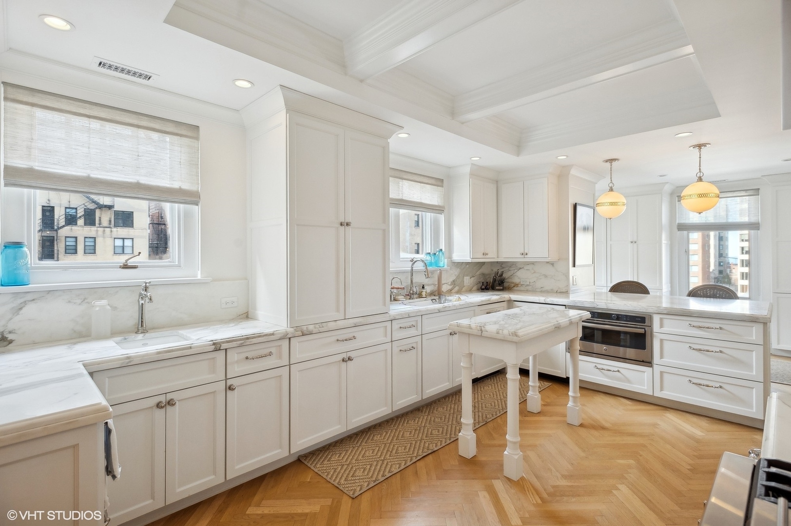 222 E Chestnut Street Unit: 14A