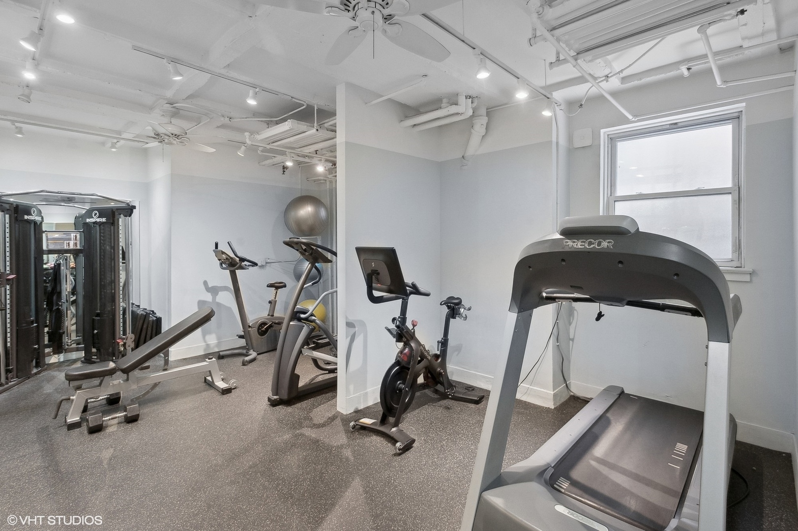 222 E Chestnut Street Unit: 14A