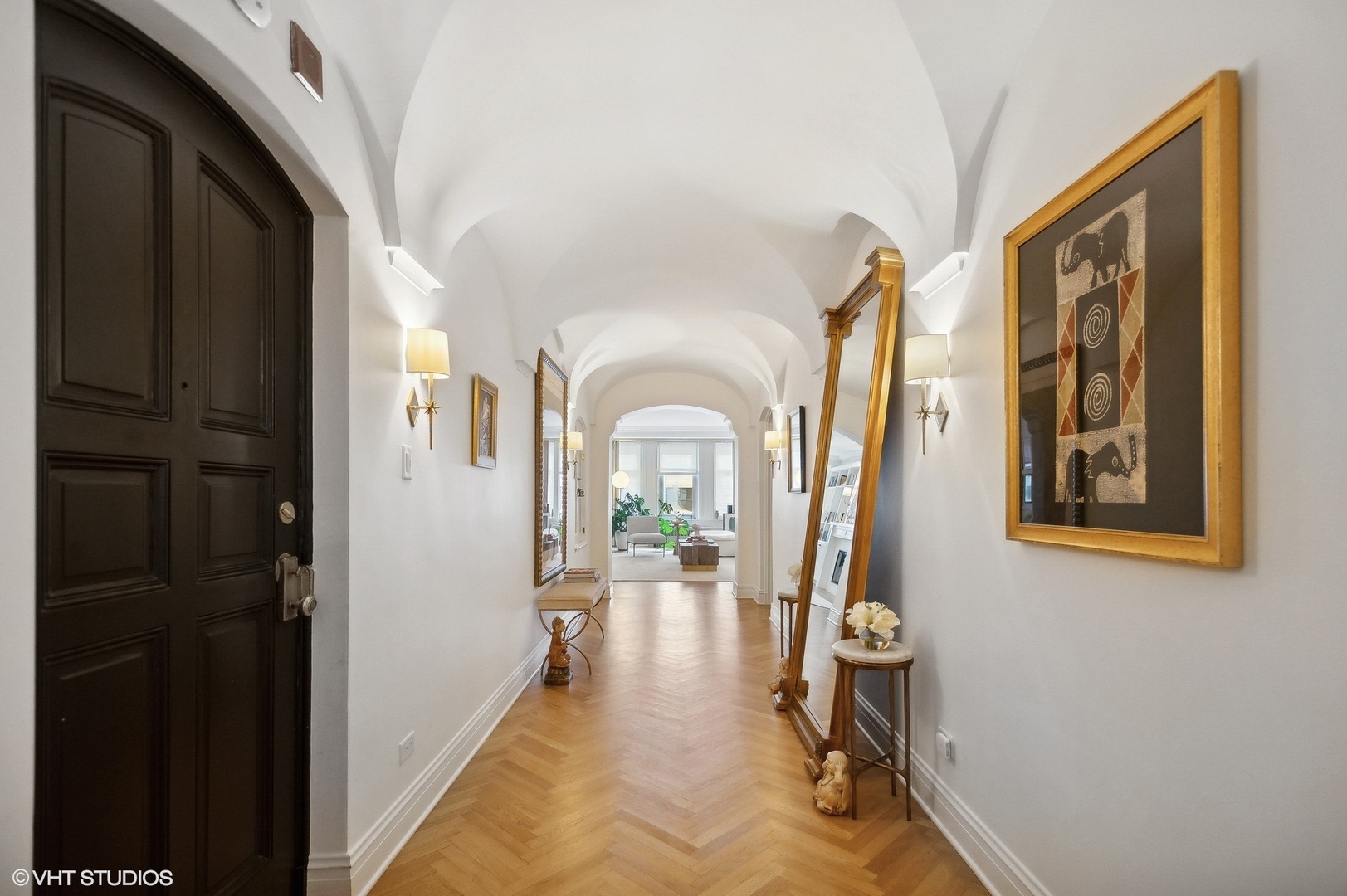 222 E Chestnut Street Unit: 14A