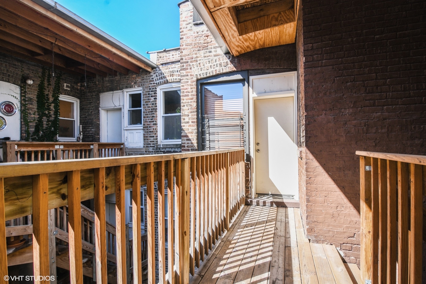 901 W Cornelia Avenue Unit: 3S