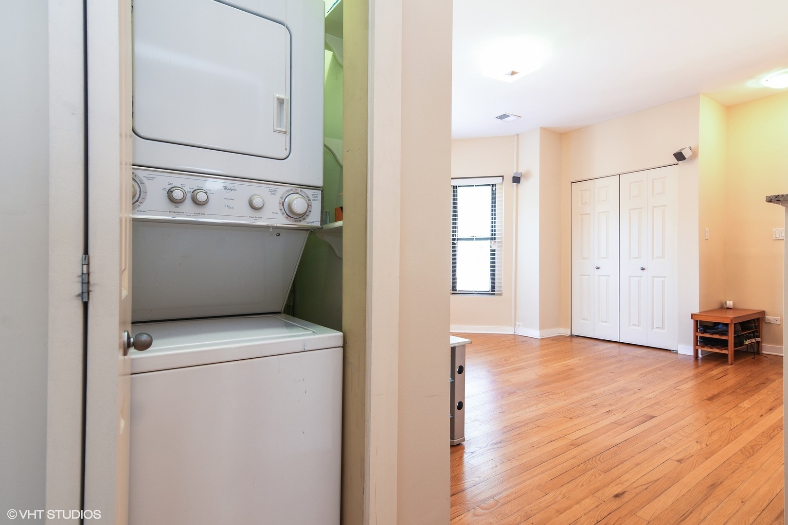 901 W Cornelia Avenue Unit: 3S