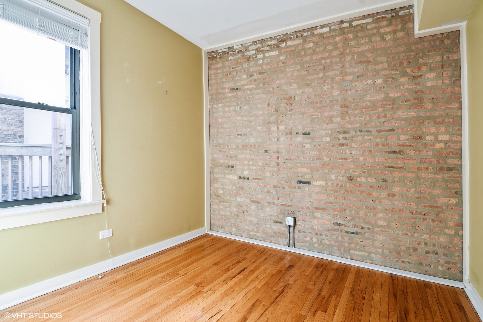 901 W Cornelia Avenue Unit: 3S