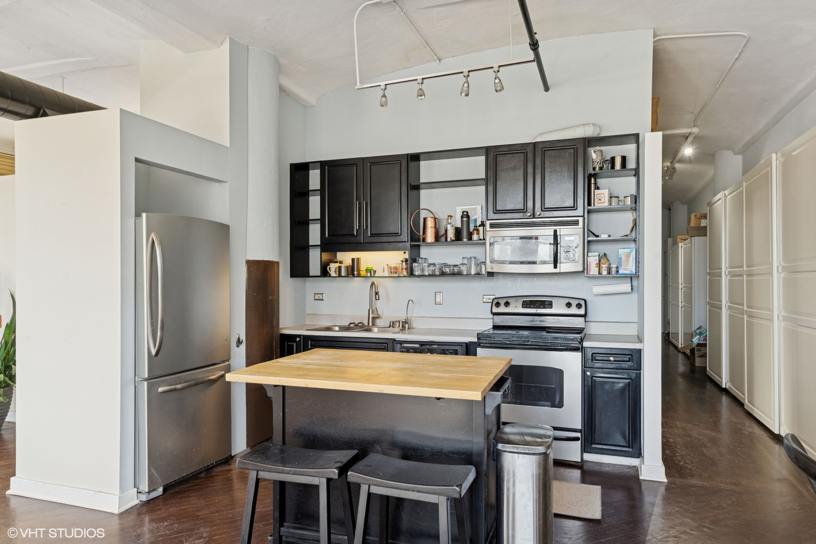 801 S Wells Street Unit: 709