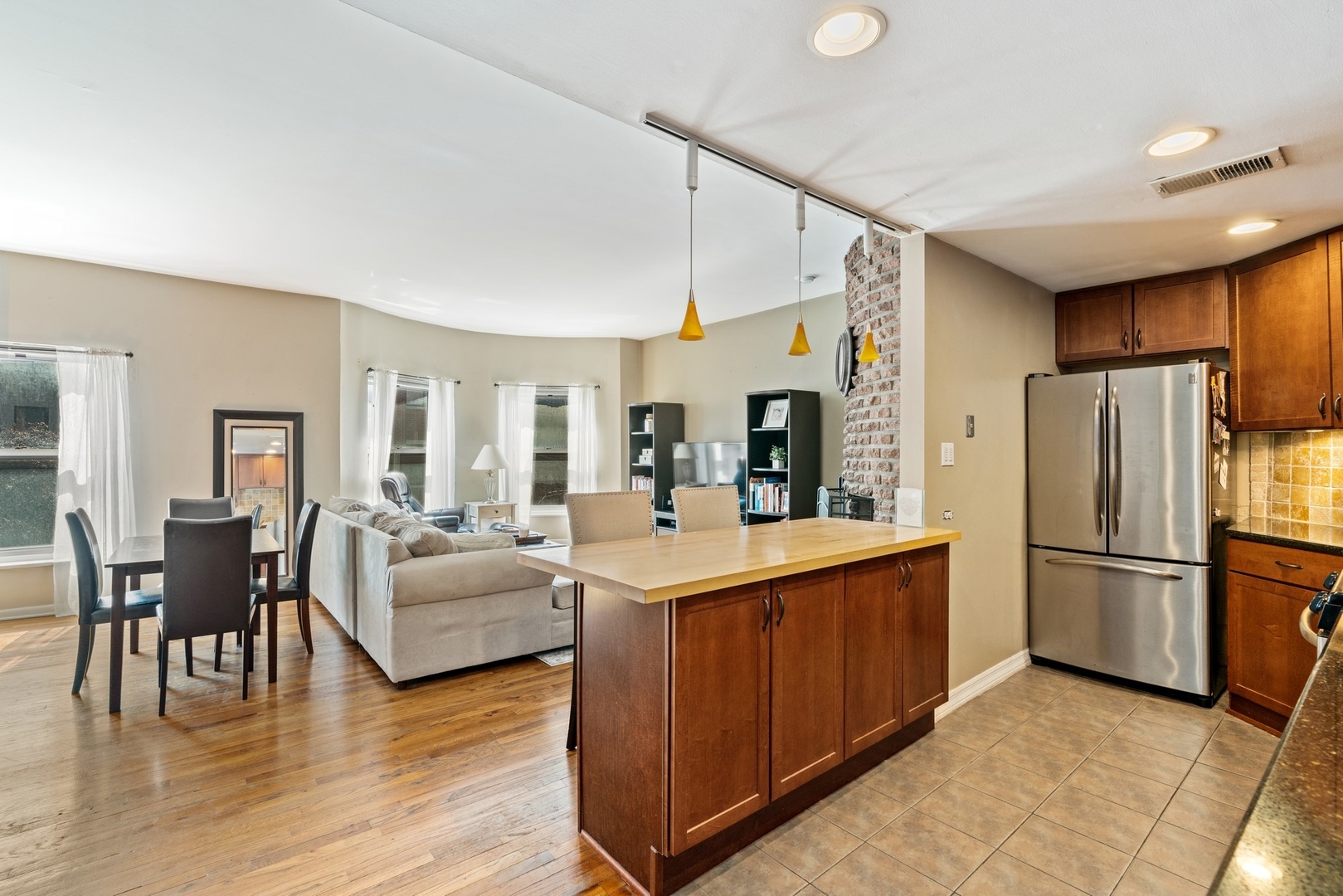 2912 N Halsted Street Unit: 2