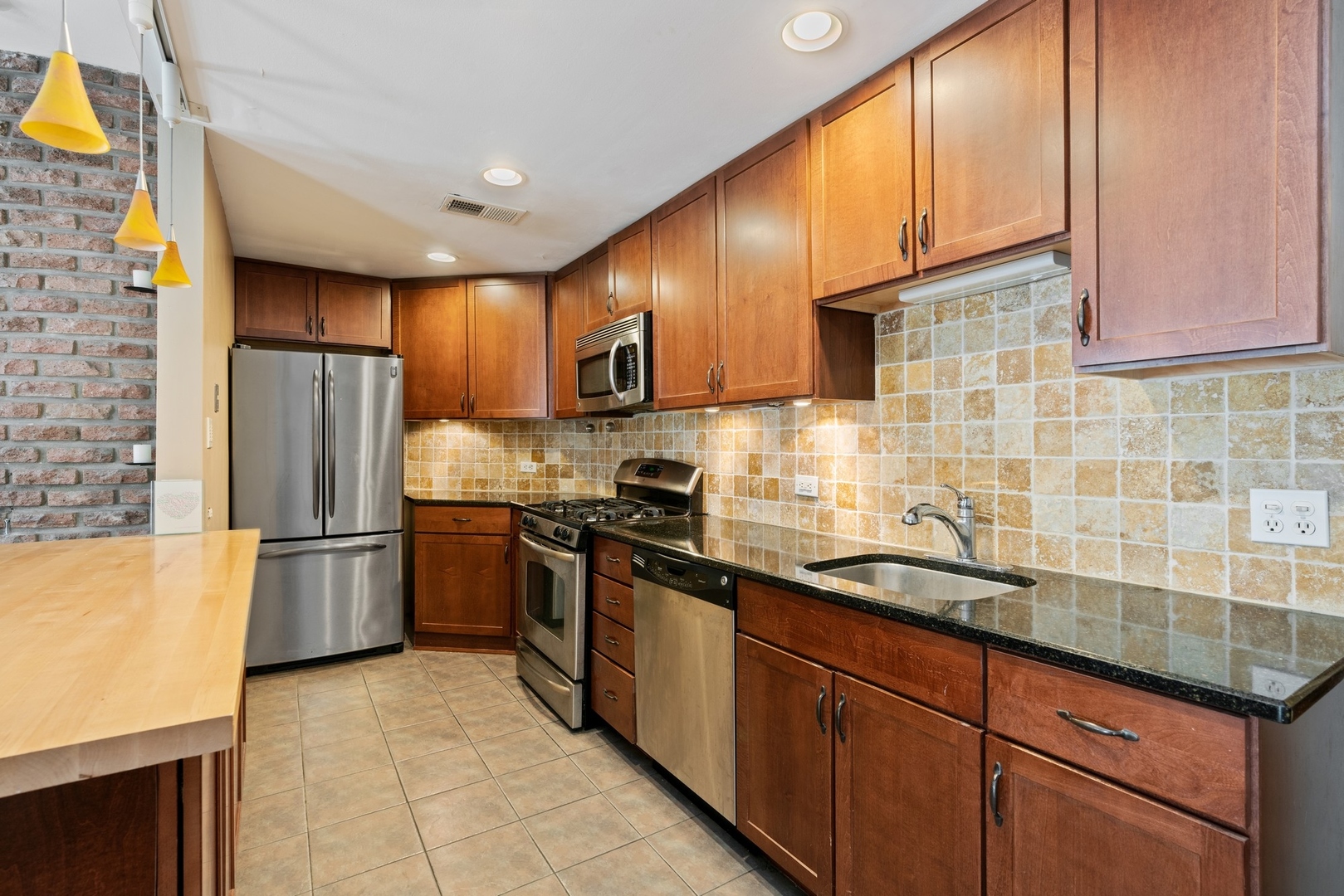 2912 N Halsted Street Unit: 2