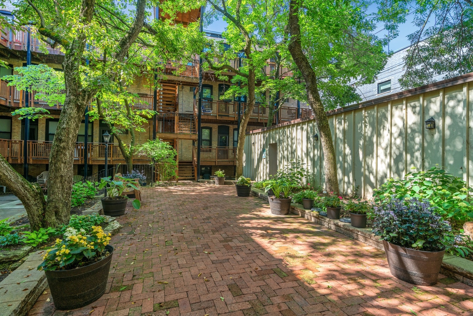 2912 N Halsted Street Unit: 2