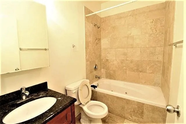 4349 N Sawyer Avenue Unit: F1