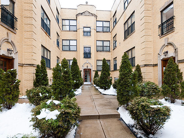 4349 N Sawyer Avenue Unit: F1