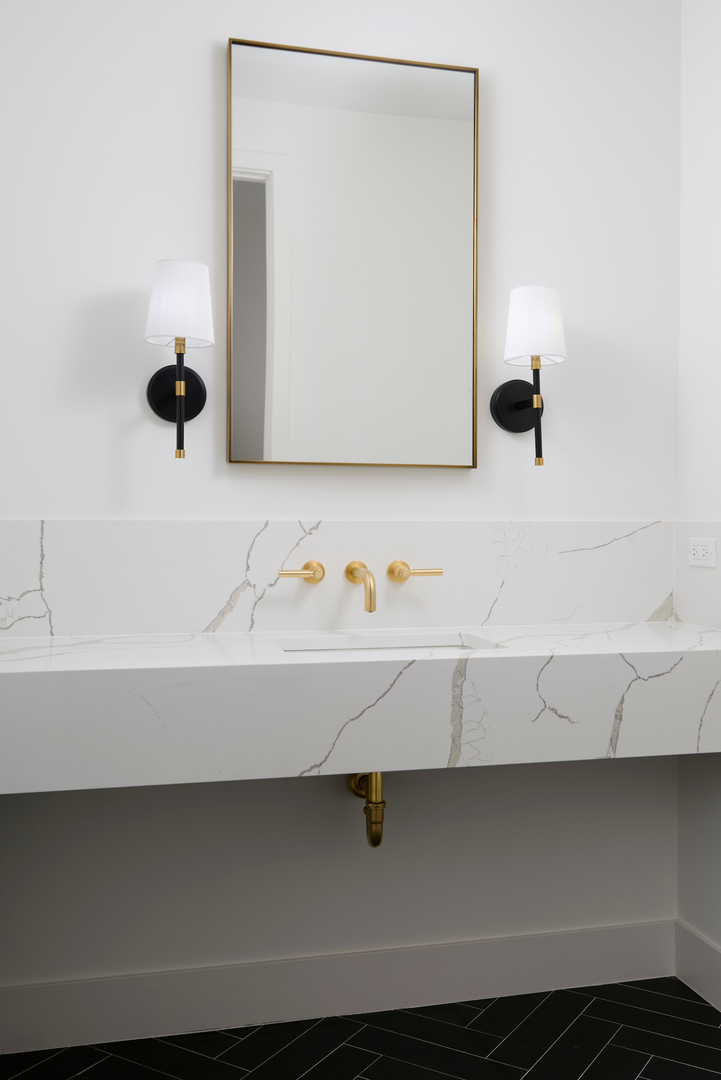 1402 W Chestnut Street Unit: 1
