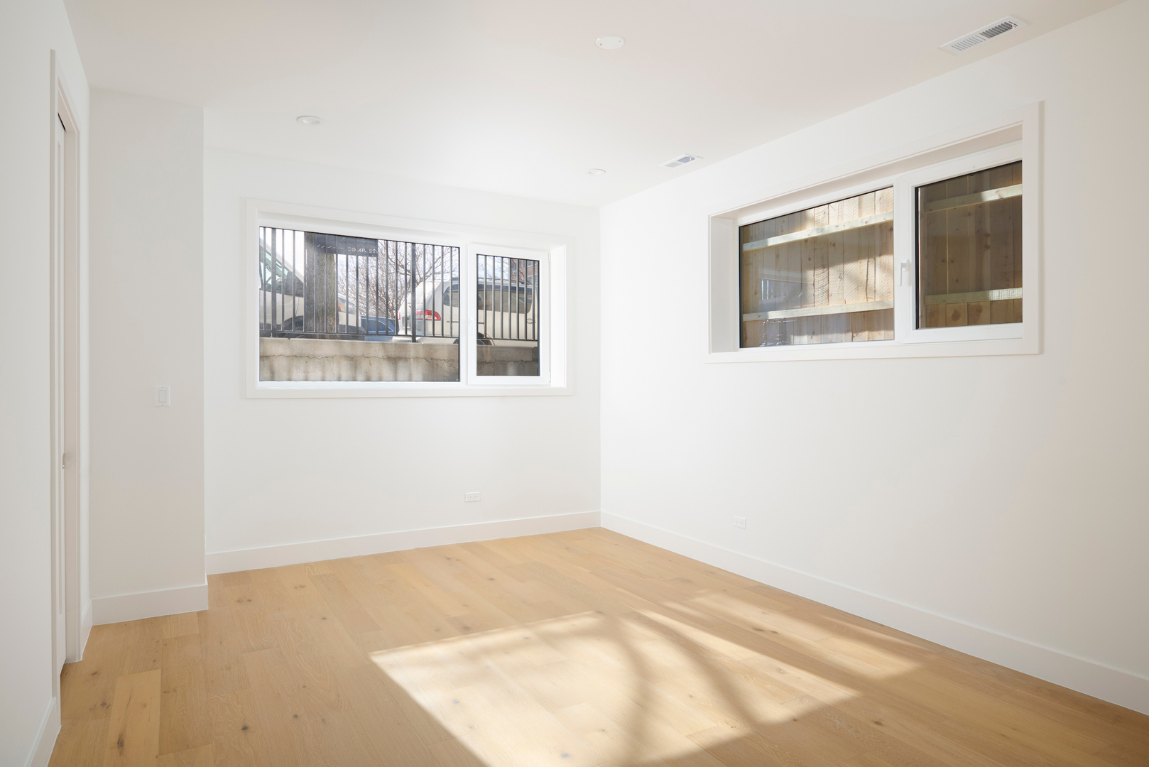 1402 W Chestnut Street Unit: 1