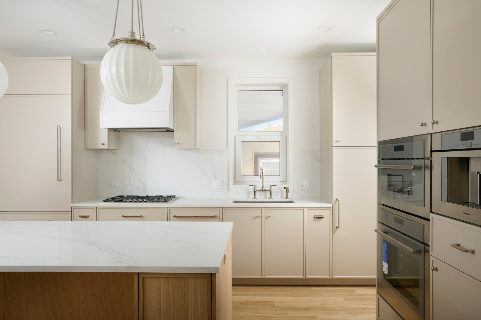 1402 W Chestnut Street Unit: 1