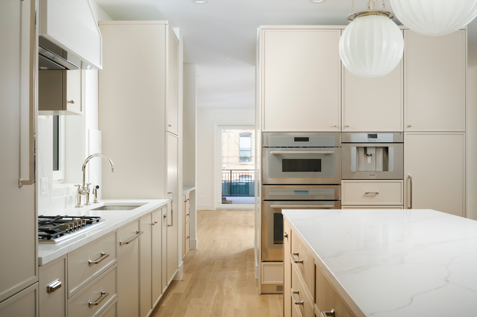 1402 W Chestnut Street Unit: 1