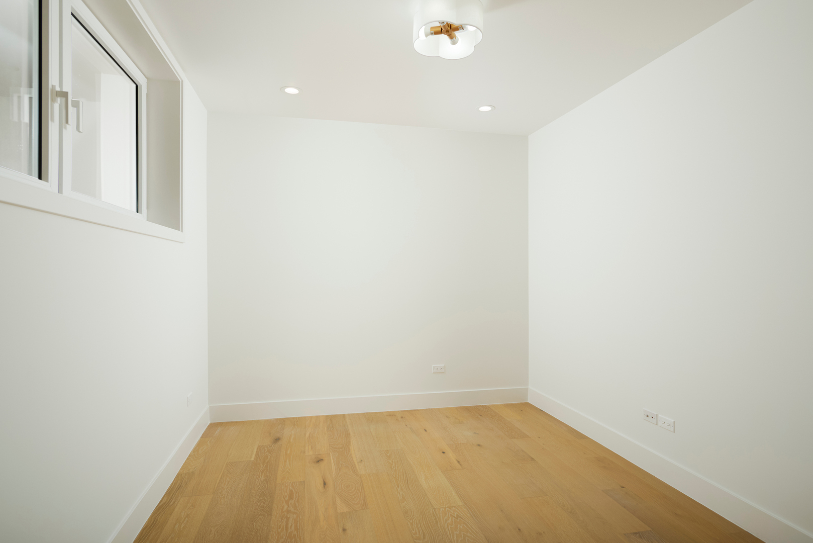 1402 W Chestnut Street Unit: 1